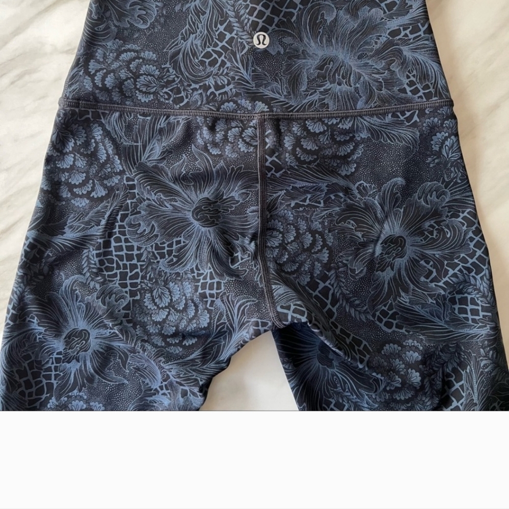 Lululemon Wunder Under Crop Leggings, Black and Blue Floral, Size 4 - Picture 2 of 10